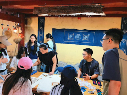 体育与艺术学院赴南丹艺缘巧工坊开展专项走访